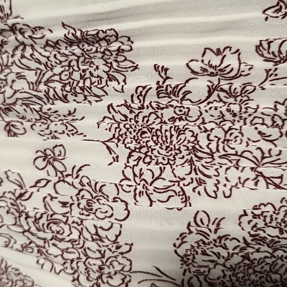 3/$20  Samsung sleevless top. - Picture 2 of 2